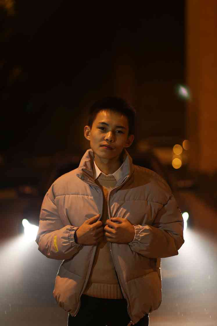 夜晚灯光人像